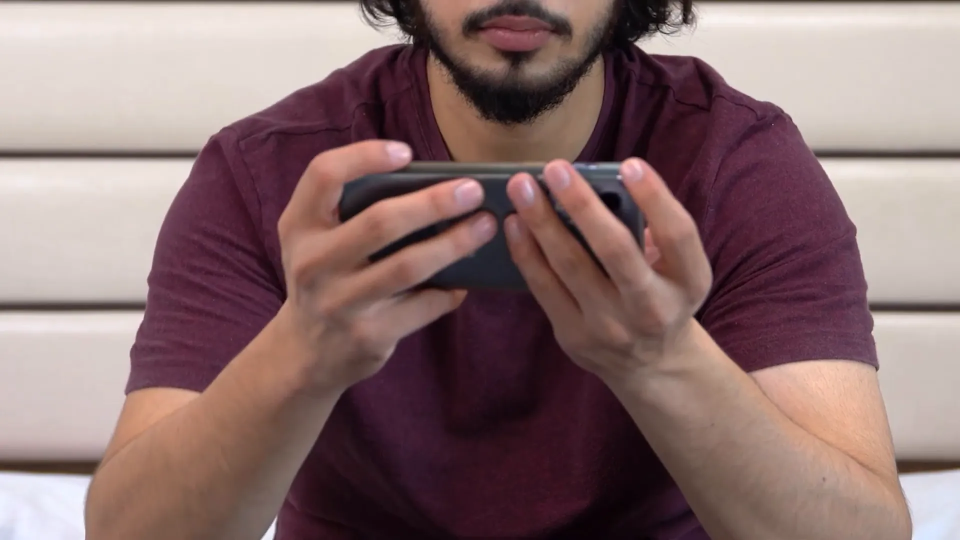 Checking video text readability on mobile device